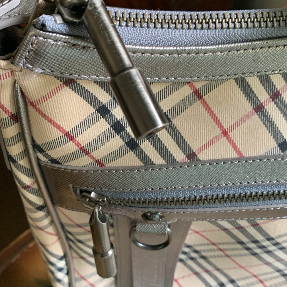 Vintage Burberry Mettalic Crossbody Bag - Picture 11 of 16